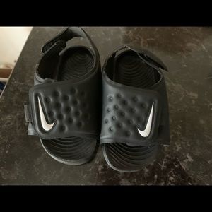 4c Nike sandals